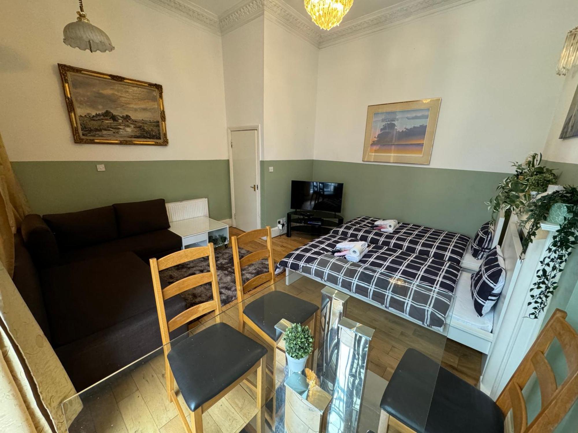 Central And Affordable Flat For 6 People In Zone 1 - Baker Street - With Breakfast Included Лондон Экстерьер фото
